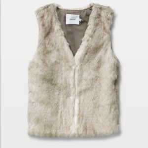 Aritzia vest
